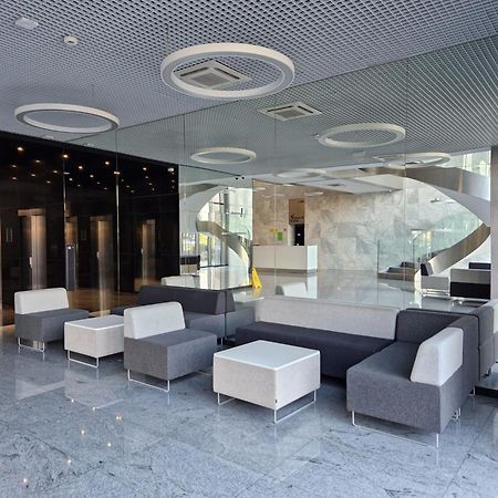 Apartamenty Wola Tower Na Prymasa - Z Widokiem Na City Varşovia Exterior foto
