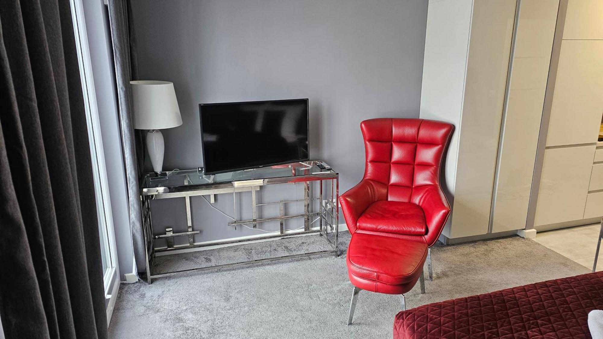 Apartamenty Wola Tower Na Prymasa - Z Widokiem Na City Varşovia Exterior foto