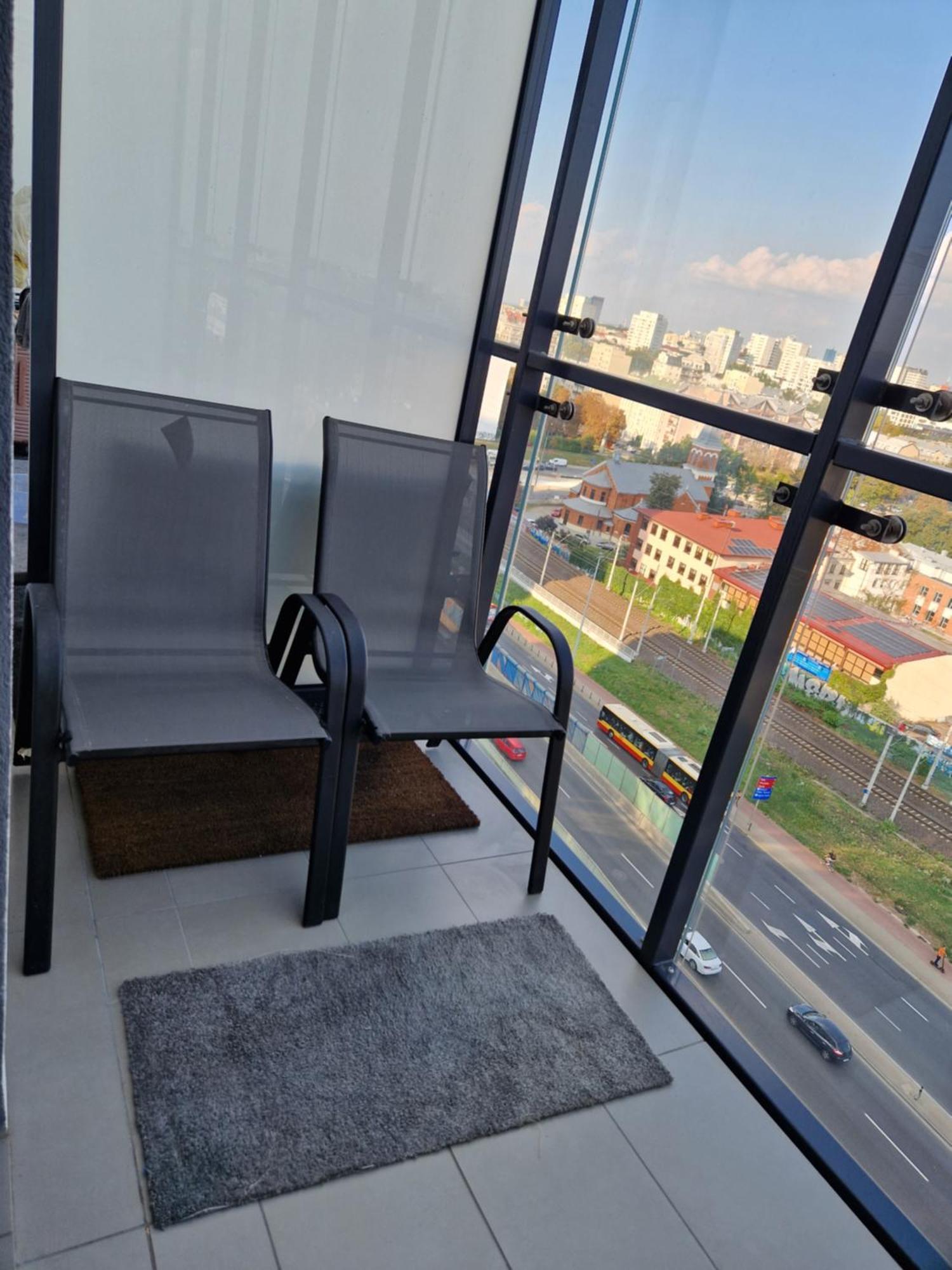 Apartamenty Wola Tower Na Prymasa - Z Widokiem Na City Varşovia Exterior foto