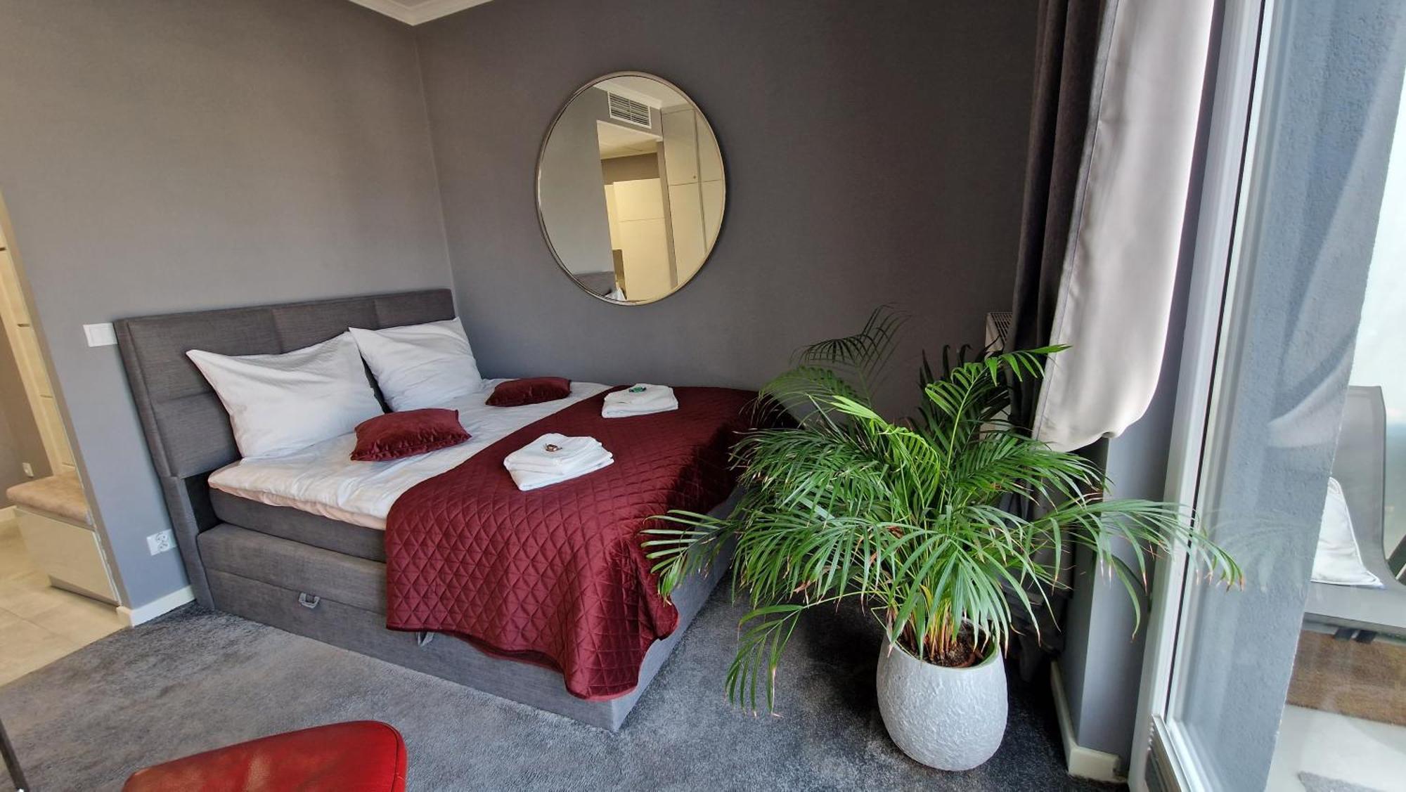 Apartamenty Wola Tower Na Prymasa - Z Widokiem Na City Varşovia Exterior foto